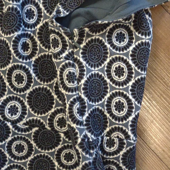 LOFT Outlet Dress (size 6) - Picture 5 of 6